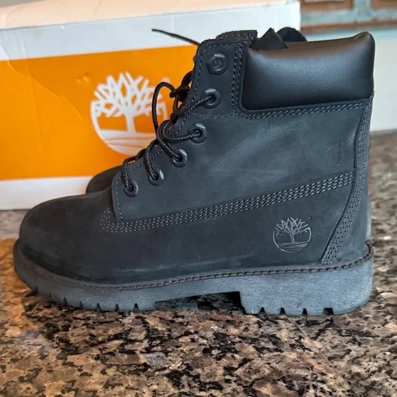 Timberland Charcoal Black Boots EUC 5.5Y - Picture 3 of 15